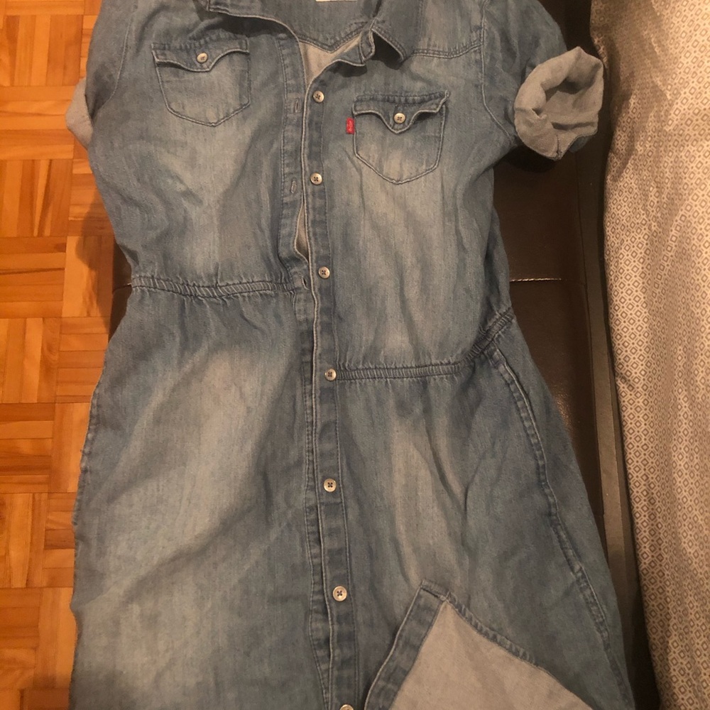 Robe Levi’s magnifique boutonnée, taille S